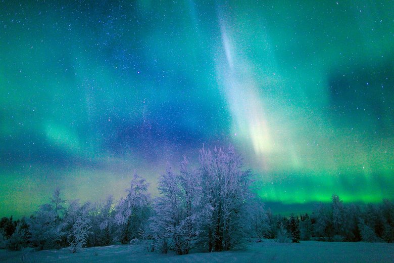 Inverno e aurora boreale